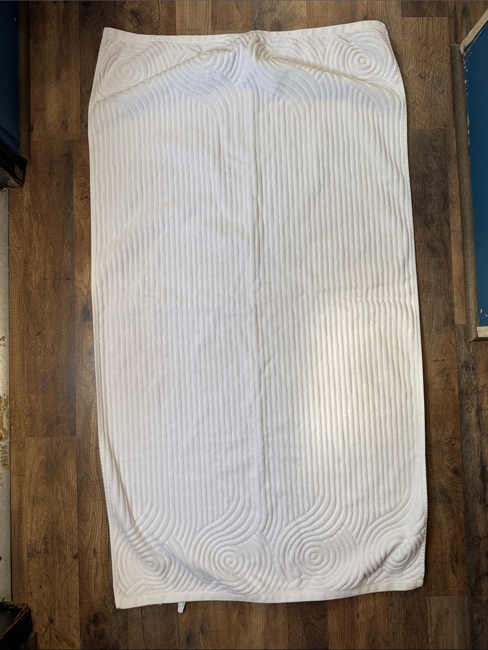 Threshold White Quilted Bath Mat with Ribbed Edge
